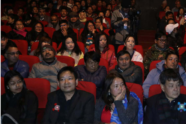 मन्डला नाटकघरमा ‘मुक्कुमलुङहरू’ काे प्रदर्शन